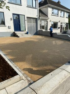 resin driveway with step