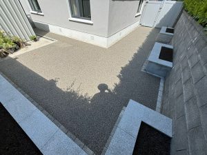 Back garden Patio resin paving